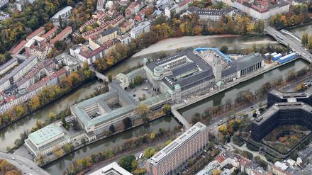 Riesenkomplex: Deutsche Museum in München in einer Luftaufnahme. 