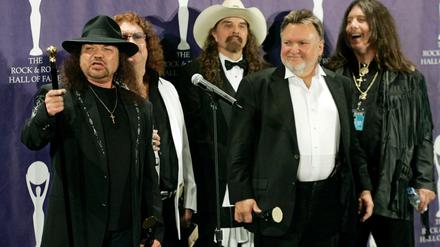 2006 werden Lynyrd Skynyrd in die Rock'n'Roll Hall of Fame aufgenommen. Zweiter von rechts: Ed King.
