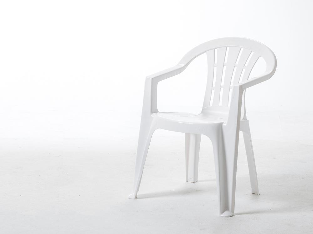 Der meistverkaufte Stuhl der Welt Monobloc, die Krone der Effizienz