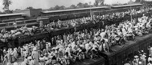 Zur Zeit der Teilung Indiens 1947 erreicht ein Zug mit Geflüchteten Amritsar, die Grenzstadt zwischen Indien und Pakistan.