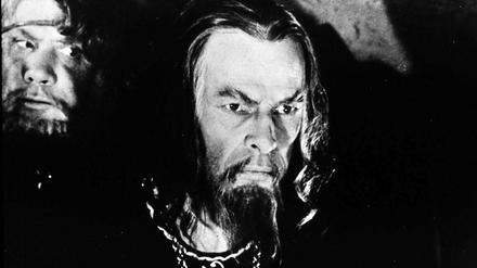 Nikolai Tscherkassow als Iwan der Schreckliche in Sergei Eisensteins Film aus dem Jahr 1945. 
