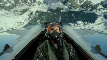 37 Jahre nach seinem internationalen Durchbruch mit "Top Gun" steigt Tom Cruise wieder ins Cockpit.