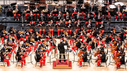 Das National Youth Orchestra of the USA wird in Berlin von Antonia Pappano dirigiert.