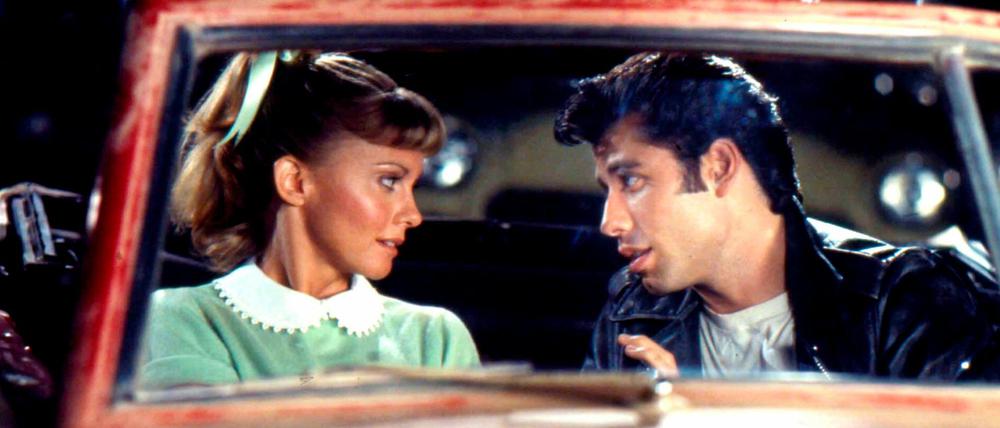 Olivia Newton-John als Sandy und John Travolta als Danny in "Grease". 