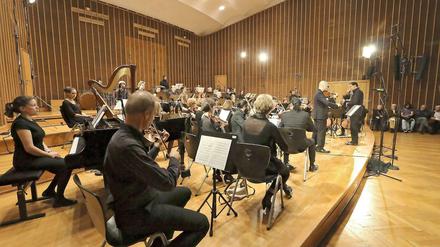 Mit Unterstützung der deutschen Kollegen spielte das "Syrian Expat Philharmonic Orchestra".