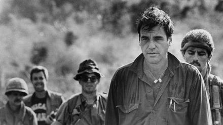 Für die Dreharbeiten von "Platoon" kehrt Oliver Stone 1986 nach Vietnam zurück.
