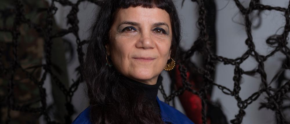 Kunstpreis für Farkhondeh Shahroudi Farsi mit rechts, Deutsch mit links