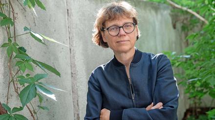 Die Journalistin und Autorin Andrea Roedig kam in Düsseldorf zur Welt und lebt in Wien.