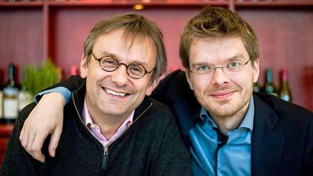 Der Alte, der Neue: Der scheidende Chefdirigent des Rundfunkchor Berlin, Simon Halsey (l) und der designierte Chefdirigent GijsLeenaars am 4. November in Berlin.