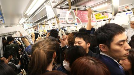 Rush-hour in der Tokioter U-Bahn.