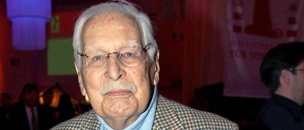 Friedrich Schoenfelder, aufgenommen bei der Verleihung des Deutschen Synchronpreises in Berlin 2008. Im Alter von 94 Jahren ist der Schauspieler, der seine Karriere in den 1930er Jahren begann, am Sonntag inBerlin gestorben.