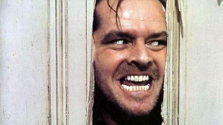 Jack Nicholson als Schriftsteller Jack Torrance, der sich zum Schreiben ins Hotel zurückzieht und wahnsinnig wird: Szene aus Kubricks "Shining" von 1980.