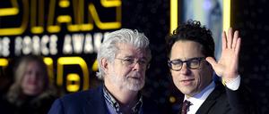 "Star Wars"-Erschaffer George Lucas (links) und Regisseur JJ Abrams vor der Weltpremiere des neuen Teils der Filmreihe.