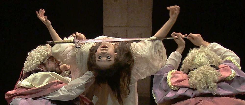 Szene aus der "Zauberflöte" an der Neuköllner Oper.
