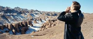 Verloren in Absurdistan. Szene aus "Sunny Days". Der kasachische Regisseur Nariman Turebajev zeichnet in seinem Debütfilm ein sarkastisches Bild seines Landes. 