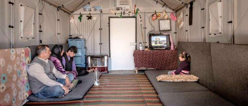 Drei Jahre Haltbarkeit. Prototyp von Ikeas Better Shelter, wie es im Flüchtlingslager Kawergosk im irakischen Erbil errichtet worden ist. Dort leben im Moment rund 10000 Syrer.