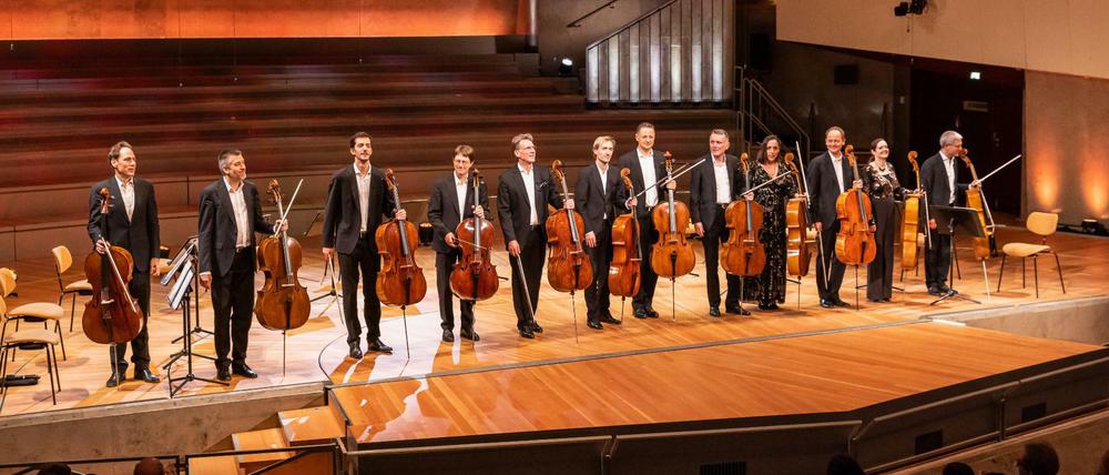 Am Sonntag ließen sich die 12 Cellisten in der Philharmonie feiern.