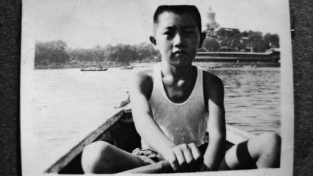 Sommerlust. Der Autor beim Rudern auf dem See im Beihai-Park nordwestlich der Verbotenen Stadt.
