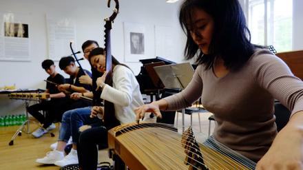 Junge Musiker und Musikerinnen aus China bei Young Euro Classics.