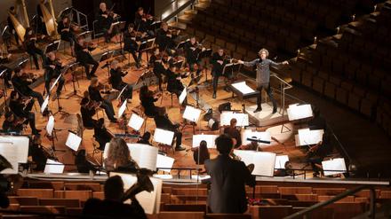 Kandidat für die ARD-Mediathek: Robin Ticciati dirigiert das Deutsche Symphonie-Orchester.