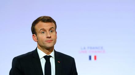 Der französische Präsident Emmanuel Macron will in der Kolonialzeit geraubte Kunstschätze zurückgeben. Foto: AFP