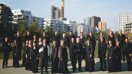 Wollen endlich auch wieder auf Tournee gehen: die insgesamt 34 Sängerinnen und Sänger des Rias Kammerchors. 