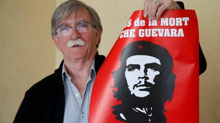 Wider die Ikonisierung: Juan Martín Guevara mit einem Poster seines älteren Bruders
