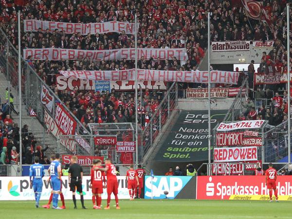 Beleidigung Dietmar Hopps während des Spiels TSG Hoffenheim gegen FC Bayern München.