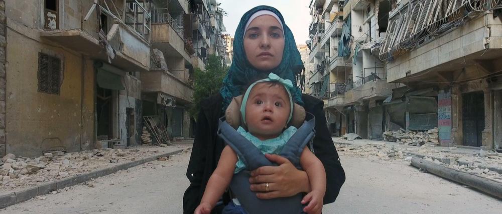 "For Sama", der Eröffnungsfilm: Waad al-Kateab hat eine sehr persönliche Doku über ihr Leben mit Baby in Aleppo gedreht. 