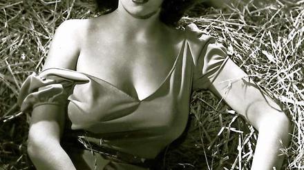 Jane Russell wirbt 1943 für "The Outlaw".