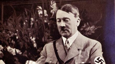 Adolf Hitler bei einer Rede 1936.