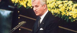  Bundespräsident Richard von Weizsäcker hält seine Rede zum 8. Mai 1985. 