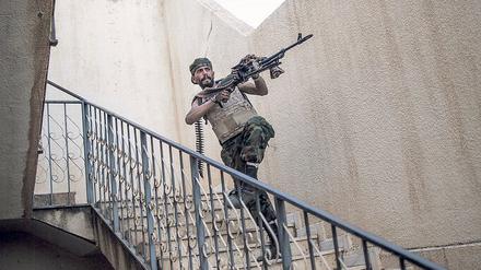 Ein Kämpfer der Regierung Libyens während der Gefechte mit den Rebellen der „Libysch-Nationalen Armee“ (LNA) im Sommer 2019.