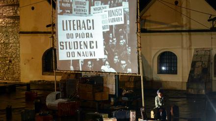 Ein Theaterstück in Krakau erinnert an die antisemitische Kampagne im März 1968. 