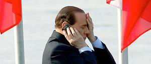 Schlechte Nachrichten für Silvio Berlusconi. Er wurde wegen Steuerhinterziehung verurteilt.