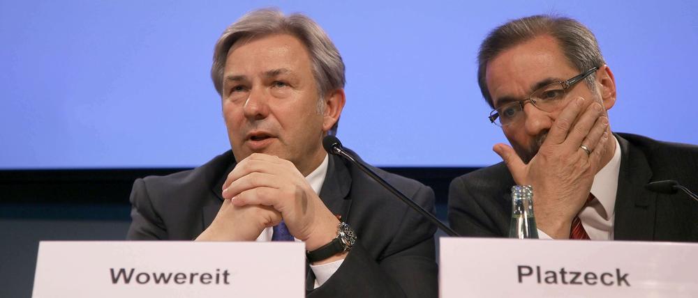 Sitzen im BER-Aufsichtsrat - und sind nur mäßig erfolgreich: Klaus Wowereit (SPD) und Matthias Platzeck (SPD). 