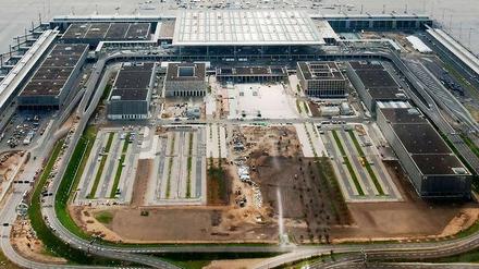 Der neue Berliner Großflughafen öffnet später und wird am Ende mindestens doppelt soviel gekostet haben wie ursprünglich geplant. Doch er ist bei weitem kein Einzelfall.
