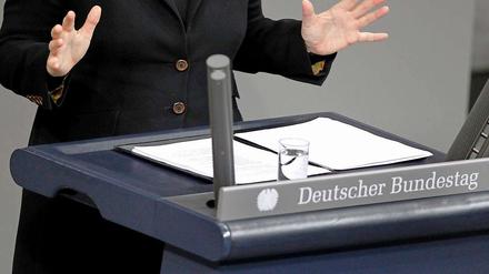 Die geplante Änderung der Geschäftsordnung des Bundestags mit einer Regelung des Rederechts einzelner Abgeordneter hat einen Proteststurm quer durch die Fraktionen ausgelöst.