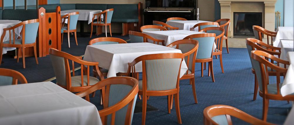 Coronabedingt leeres Restaurant im "Inselhotel" in Potsdam.