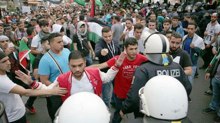 Angesichts des Gaza-Konflikts gab es in Berlin wiederholt pro-palästinensische Demonstrationen, bei denen antisemitische Parolen gerufen wurden.