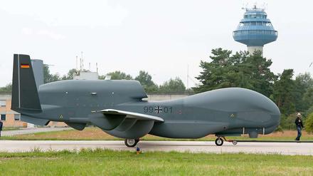 Unbemanntes Fluggerät. Das Drohnenprojekt "Euro Hawk" ist in Deutschland gescheitert. Zusammen mit Frankreich könnte die Bundesrepublik nun noch einmal mit vereinten Ressourcen ein europäisches Drohnenprogramm starten. 