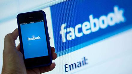 Facebook steht wegen seiner Datenschutzpolitik wieder in der Kritik - diesmal bei der Tochter Instagram.