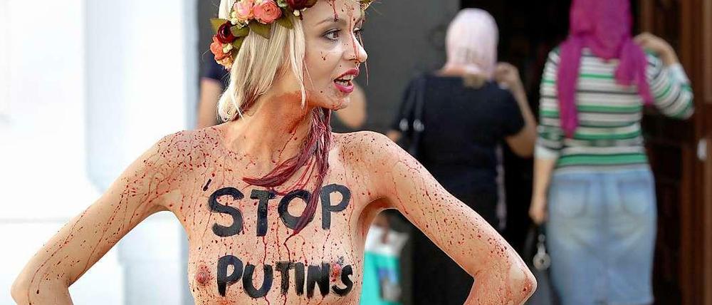 Gegen den Krieg. Protestaktion einer Femen-Aktivistin im September in Kiew