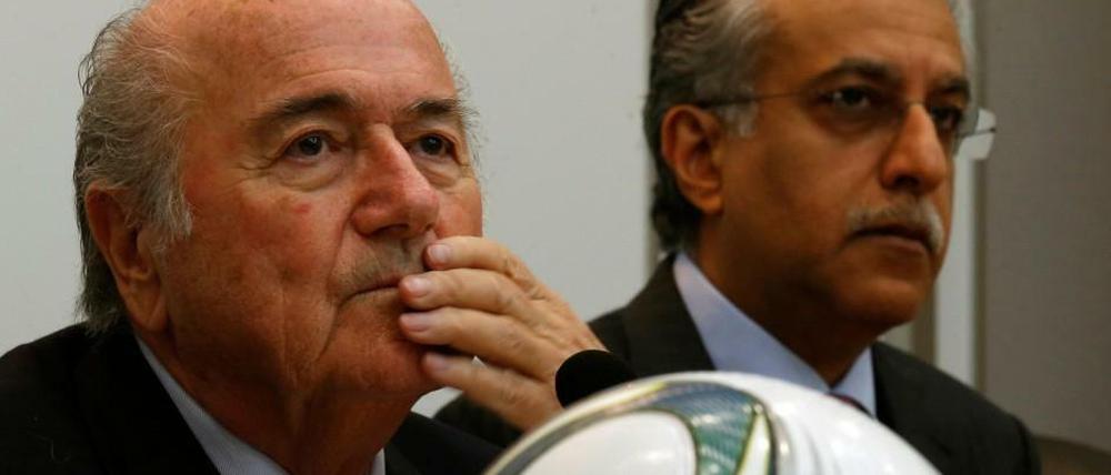 Joseph Blatter (li.) mag keine Spielverderber.