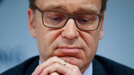 FILE PHOTO: German Bundesbank President Jens Weidmann addresses a news conference at the G20 Finance Ministers and Central Bank Governors Meeting in Baden-Baden, Germany, March 18, 2017. REUTERS/Kai Pfaffenbach//File Photo