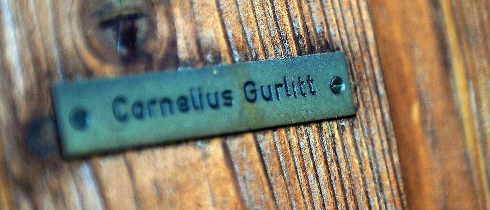 Das Namensschild von Cornelius Gurlitt an der Tür seines Hauses in Salzburg vor einem Jahr. Gurlitt ist ein halbes Jahr nach Entdeckung seiner Sammlung gestorben.
