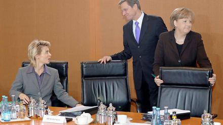 Drei von einer anderen Welt: Ursula von der Leyen, Guido Westerwelle, Angela Merkel.
