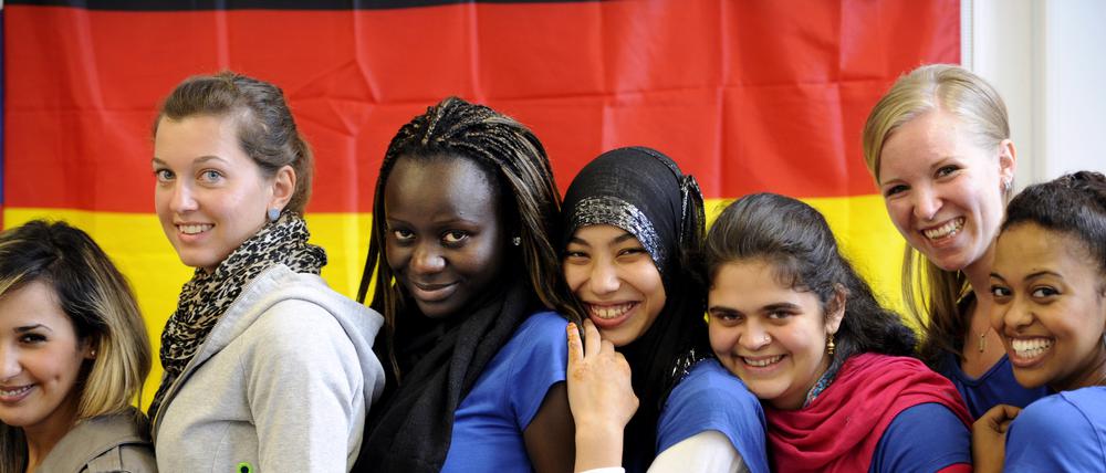 Schülerinnen einer Schule in Frankfurt am Main, die 2009 einen Integrationswettbewerb gewann.