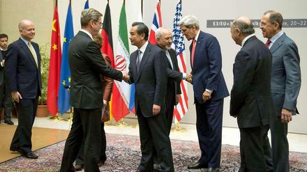 Das historische Shake-Hands: Die Atomverhandlungen mit dem Iran erzielten am frühen Sonntagmorgen einen Durchbruch.