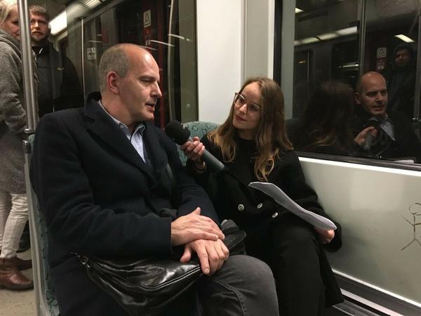 Ringbahn statt Podcaststudio - Journalist und Autor Jens Bisky im Gespräch mit Checkpoint-Redakteurin Ann-Kathrin Hipp